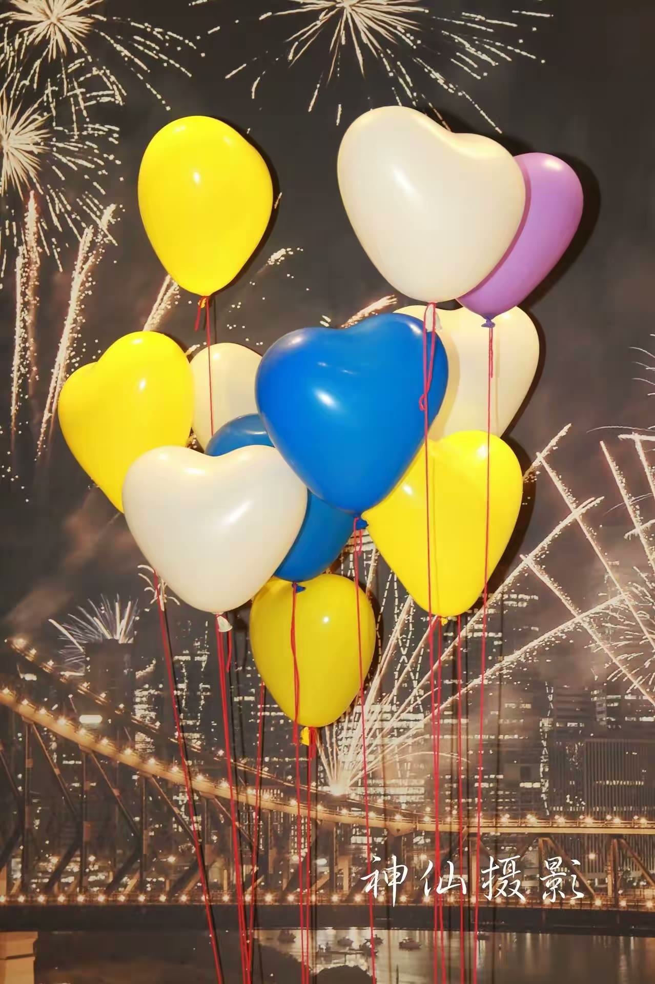 Singles social party, photograph 36