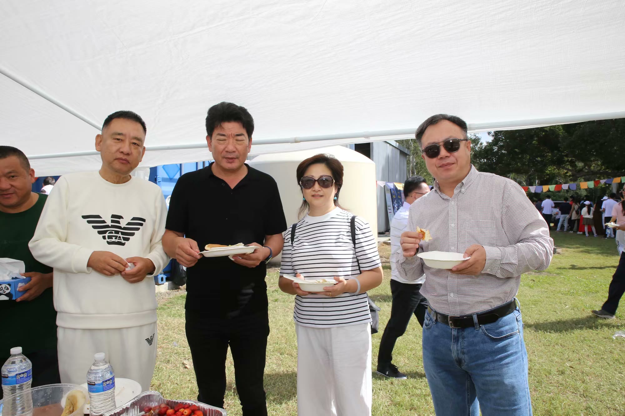 美食共享，家庭欢聚日照片（48）
