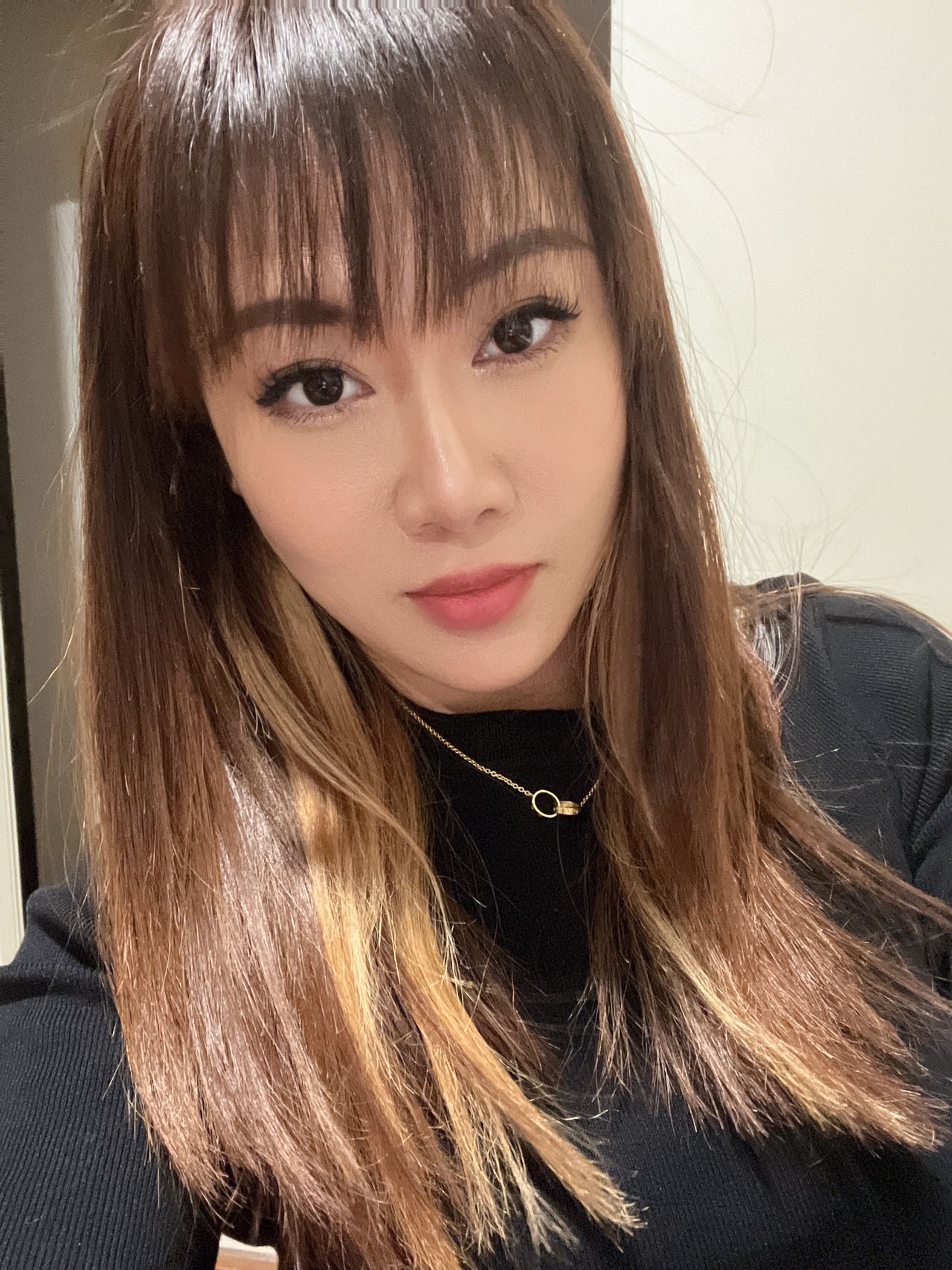 Portrait of Yini Shi